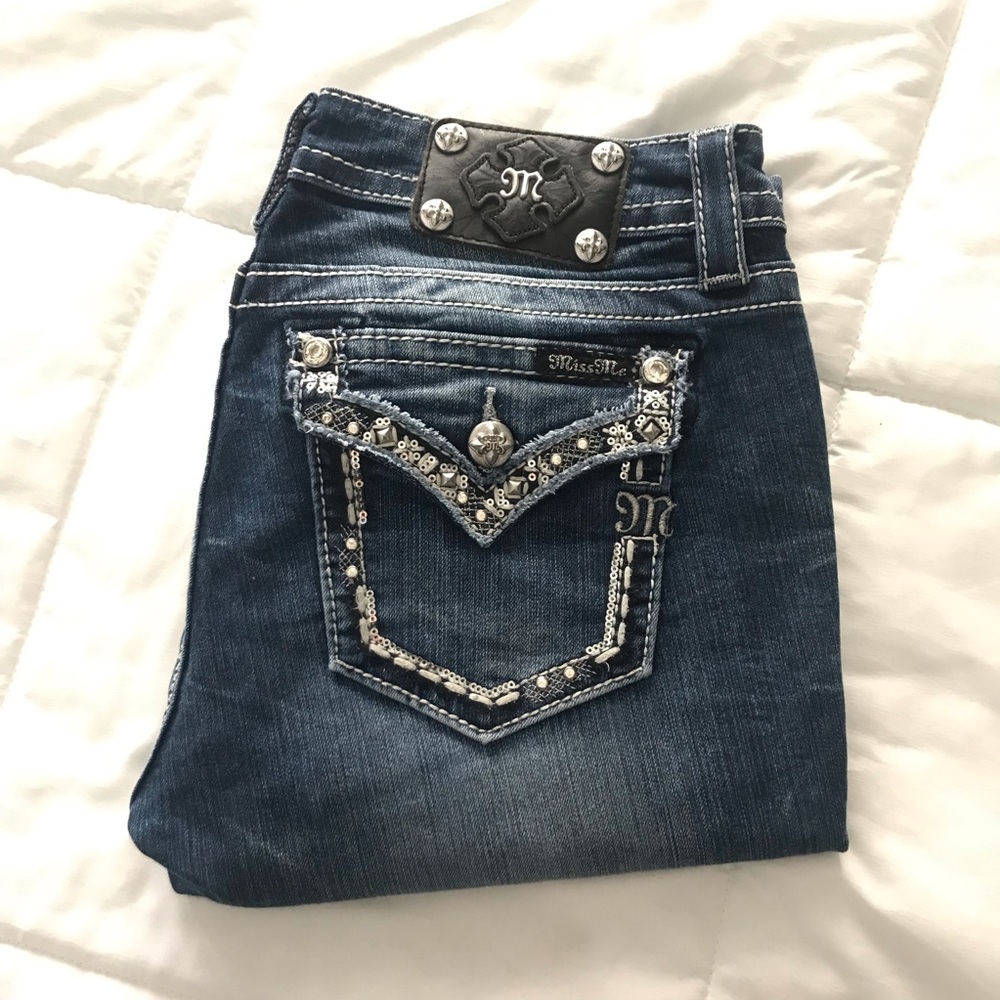 Miss Me Signature Straight Jean